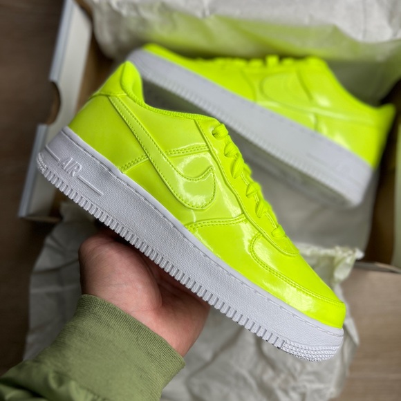 Nike Air Force One LV8 UV Light Reactive Volt Lime Yellow - Picture 2 of 8